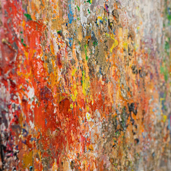 Farbexplosion im Detail – leuchtende Acrylschichten in Rot, Gelb, Grün und Gold, Querformat