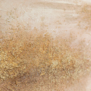 Gold umhüllt alles – Berge, Wasser und Himmel in einer warmen Erdpalette handgemalt