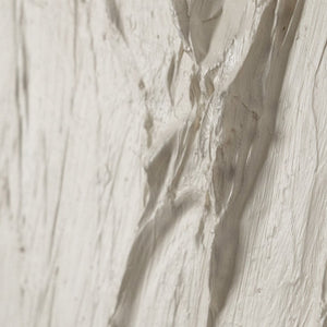 Abstraktes Leinwandbild „Schleier" – Nahaufnahme der Acrylstruktur in Weiß und Creme 