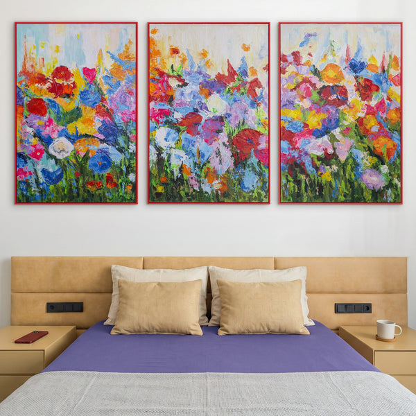 „Blumige Farben“ – Handgemaltes Blumen-Triptychon mit rotem Rahmen