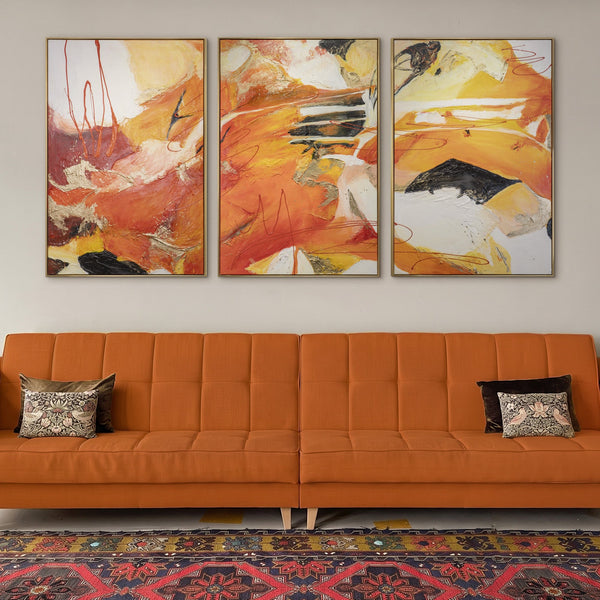 „Orangene Explosion“ – Handgemaltes Triptychon Modern mit goldenem Rahmen