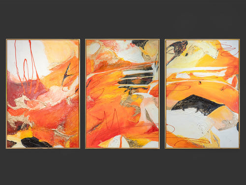 „Orangene Explosion“ – Handgemaltes Triptychon Modern mit goldenem Rahmen