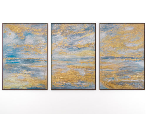 „Goldene Bucht“ – Handgemaltes Triptychon mit Küstenlandschaft und grauem Rahmen