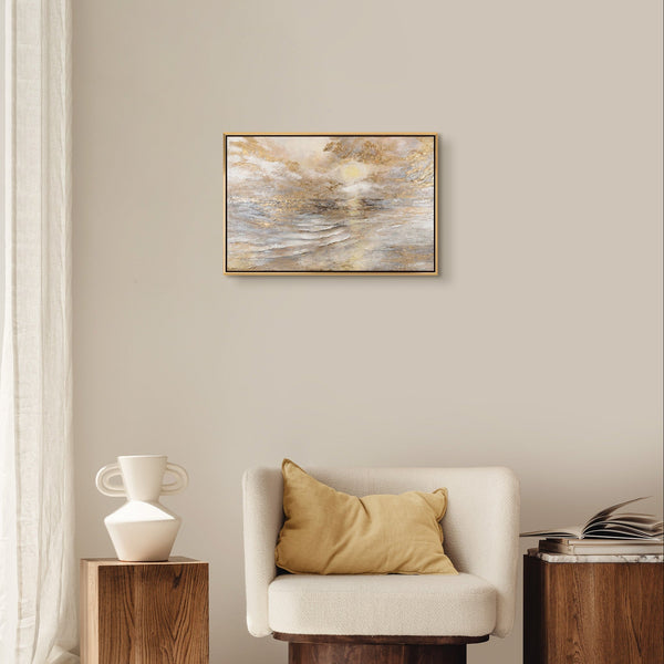 Maritimes Gemälde „Meeresleuchten" im modernen Wohnzimmer – goldene Meereslandschaft als Wanddeko
