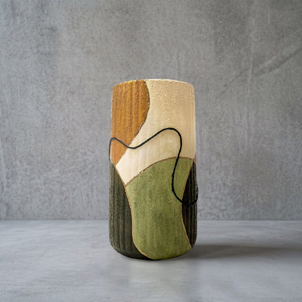 Kleine keramik Vasen handbemalt in Olivgrün und Ocker, 22 cm