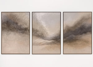 „Nebliger Morgen“ – abstraktes Triptychon in Grau und Beige