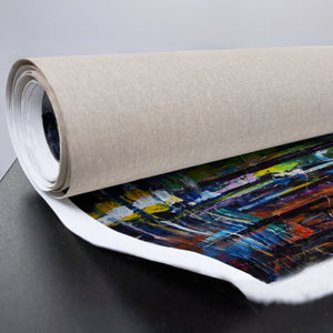 gerollte Leinwand mit intensiver Farbgebung