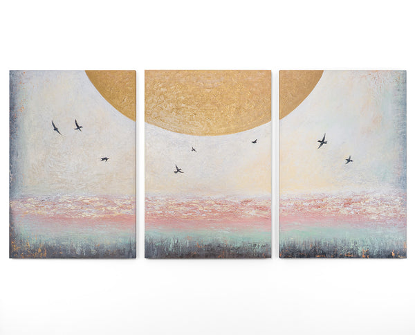„Sonnenenergie“ – dreiteiliges Wandbild mit goldener Sonne und Vögeln