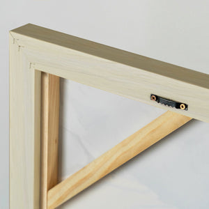 Handgemaltes Strukturbild „Schleier" an der Wand – cremefarbene Reliefmalerei mit Rahmen
