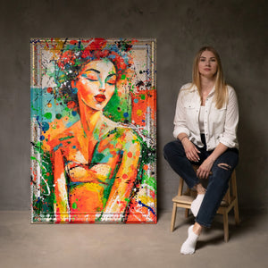 Porträt einer Frau in kräftigen Farben